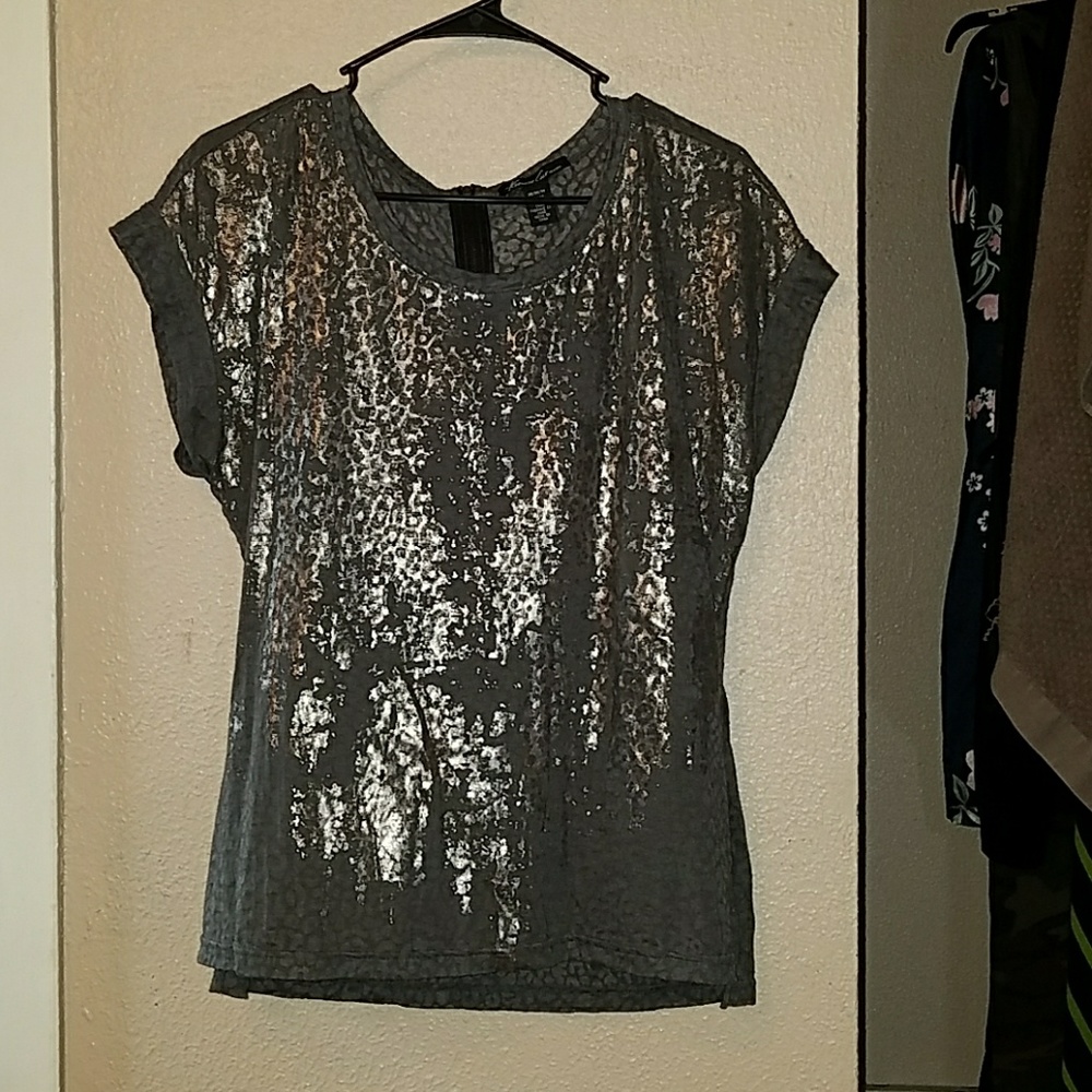 Comfortable and classy Leopard-print blouse