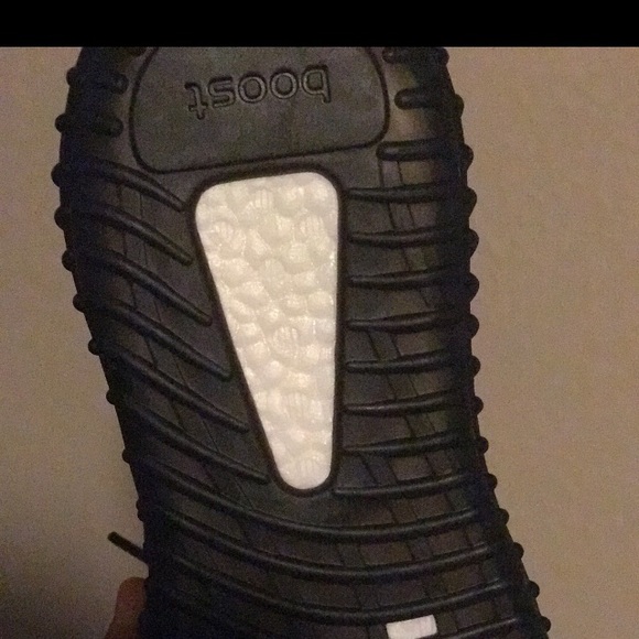 Yeezys v2 oreos - Picture 2 of 4