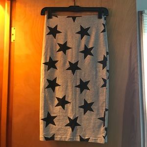⭐️ TOPSHOP star pattern pencil skirt ⭐️ FLASH SALE