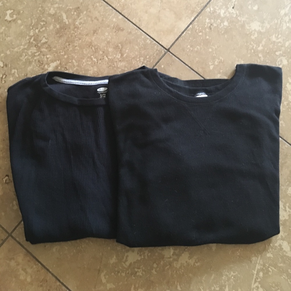 Long sleeve thermo shirts.