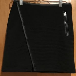 Black asymmetrical hemmed skirt