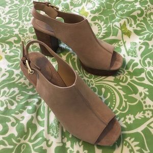 EUC Michael Kors Block Heel Peep Toe