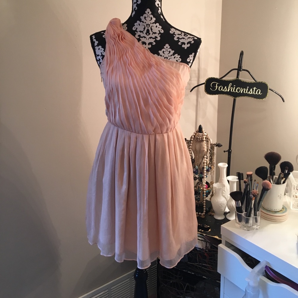 Chelsea and violet one shoulder dress