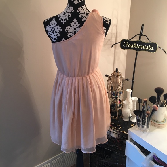 Chelsea and violet one shoulder dress - Picture 3 of 3