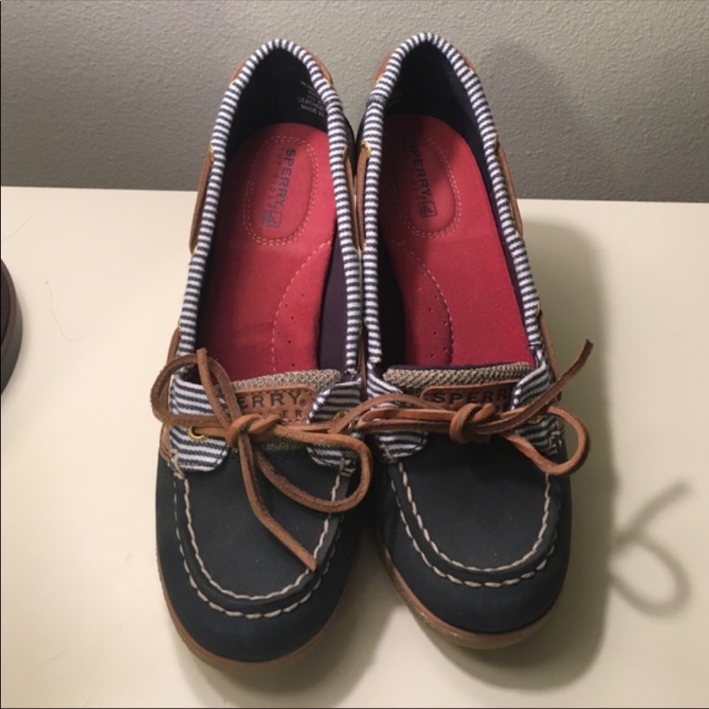 Speedy Top-Sider Wedge in Navy and White.