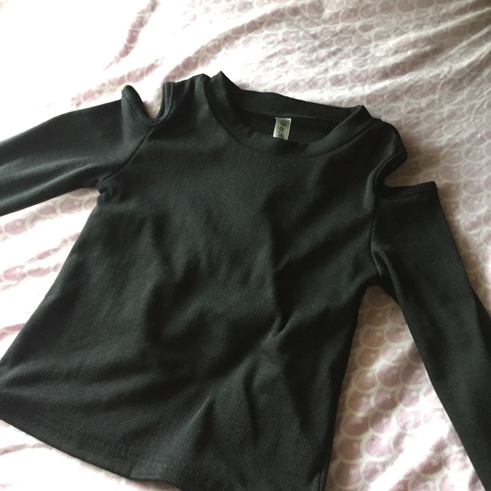 Black Cold Shoulder Long Sleeve
