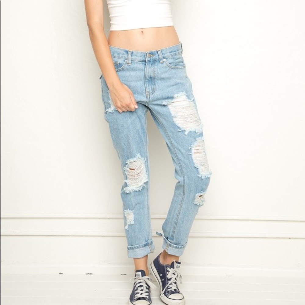 Brandy Melville High Wasted Boyfriend jeans