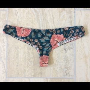 Stone Cold Fox Beach Riot swim bottom