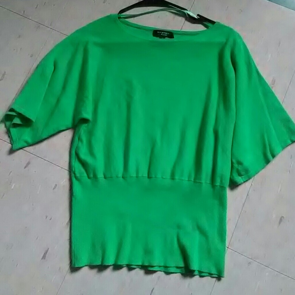 Loose short sleeve shirt