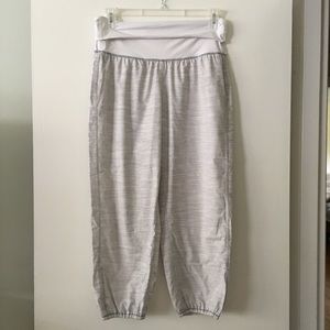 Lululemon cropped pants