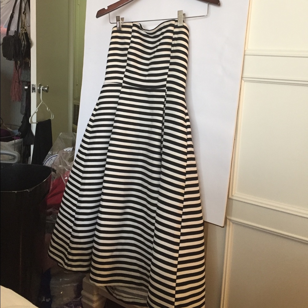Strapless stripped tea-length dress