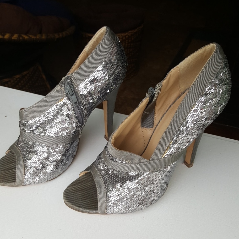 High heel booties