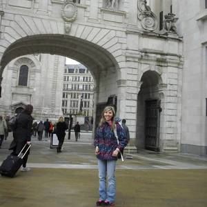 Meet your Posher, Becca