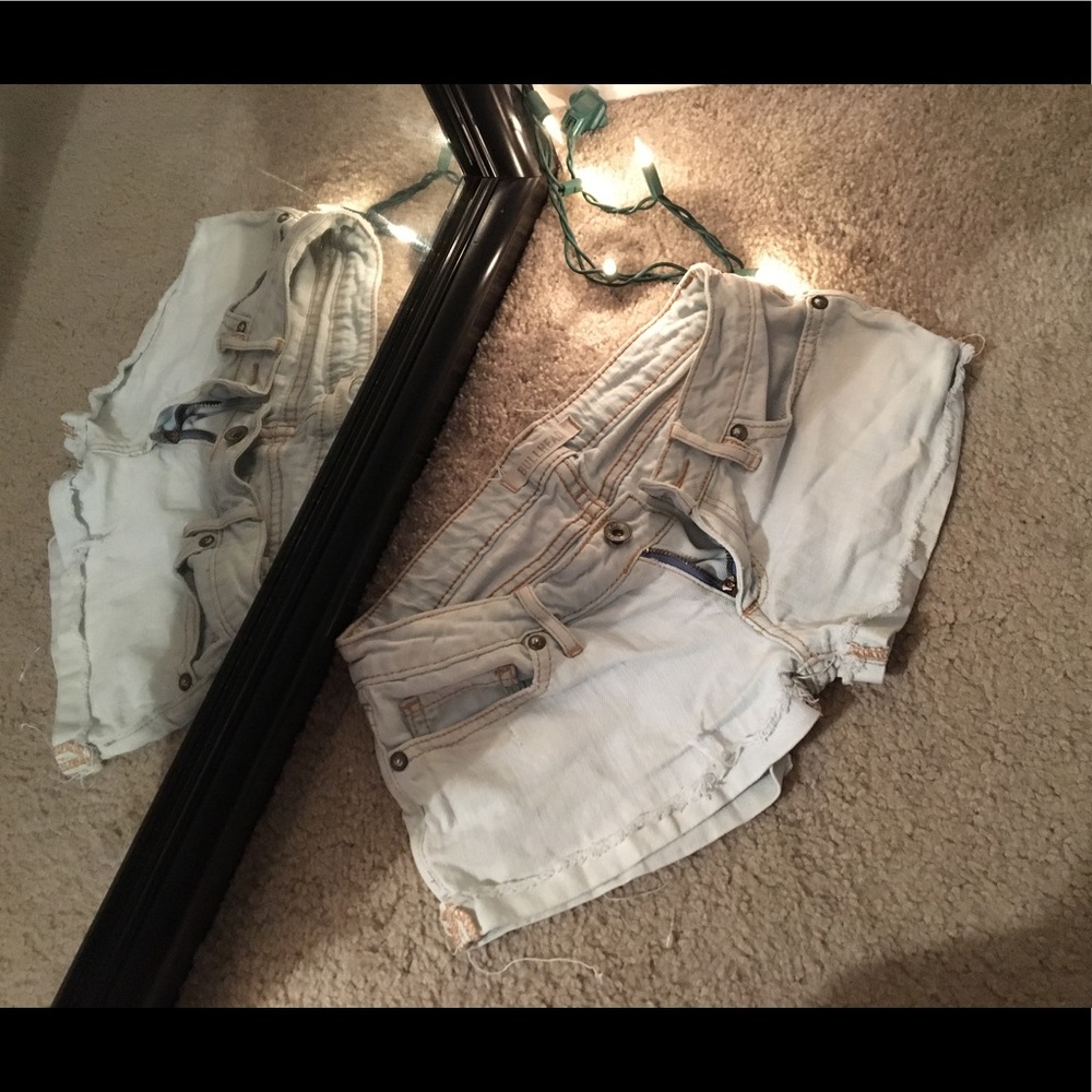 Light wash Bullhead Jean Shorts