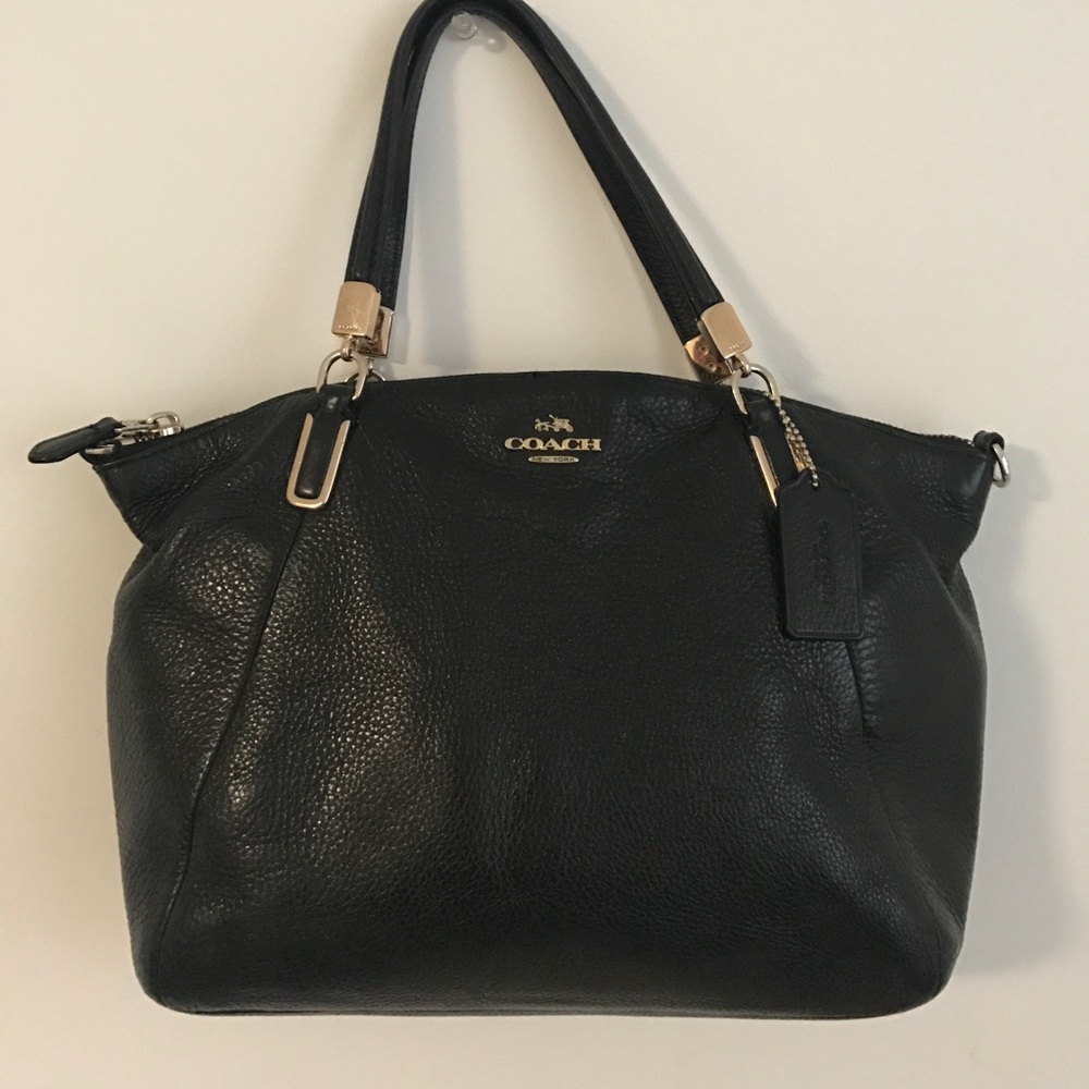 Gently used coach purse 😍