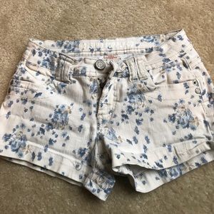 Mossimo blue and white flower shorts
