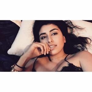 Meet your Posher, Nathaly