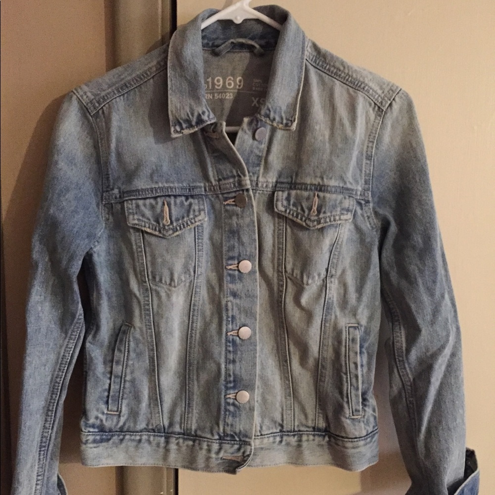 Light wash Jean jacket