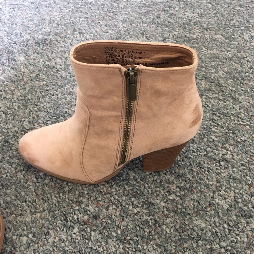 Nude heeled booties