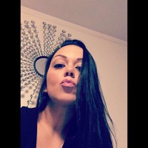 Meet your Posher, Danielle