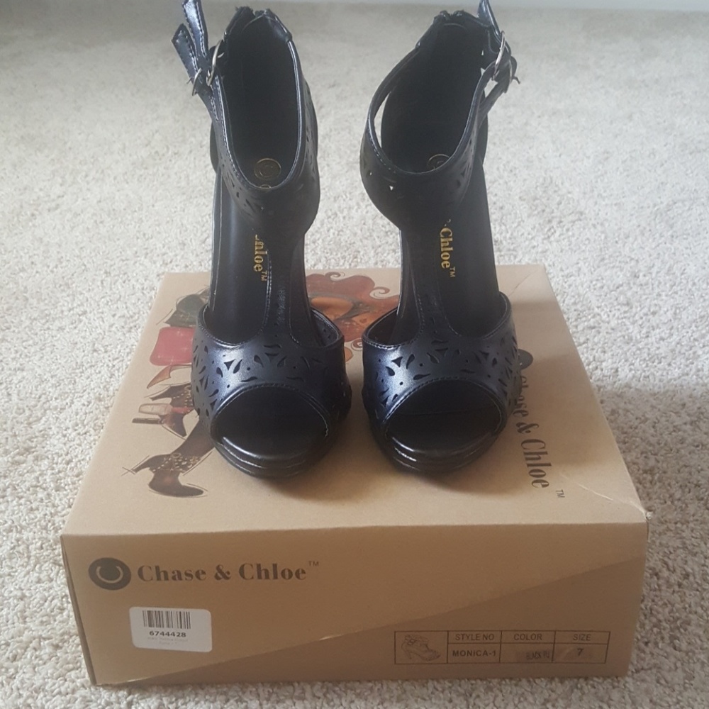 Chase & Chloe heels