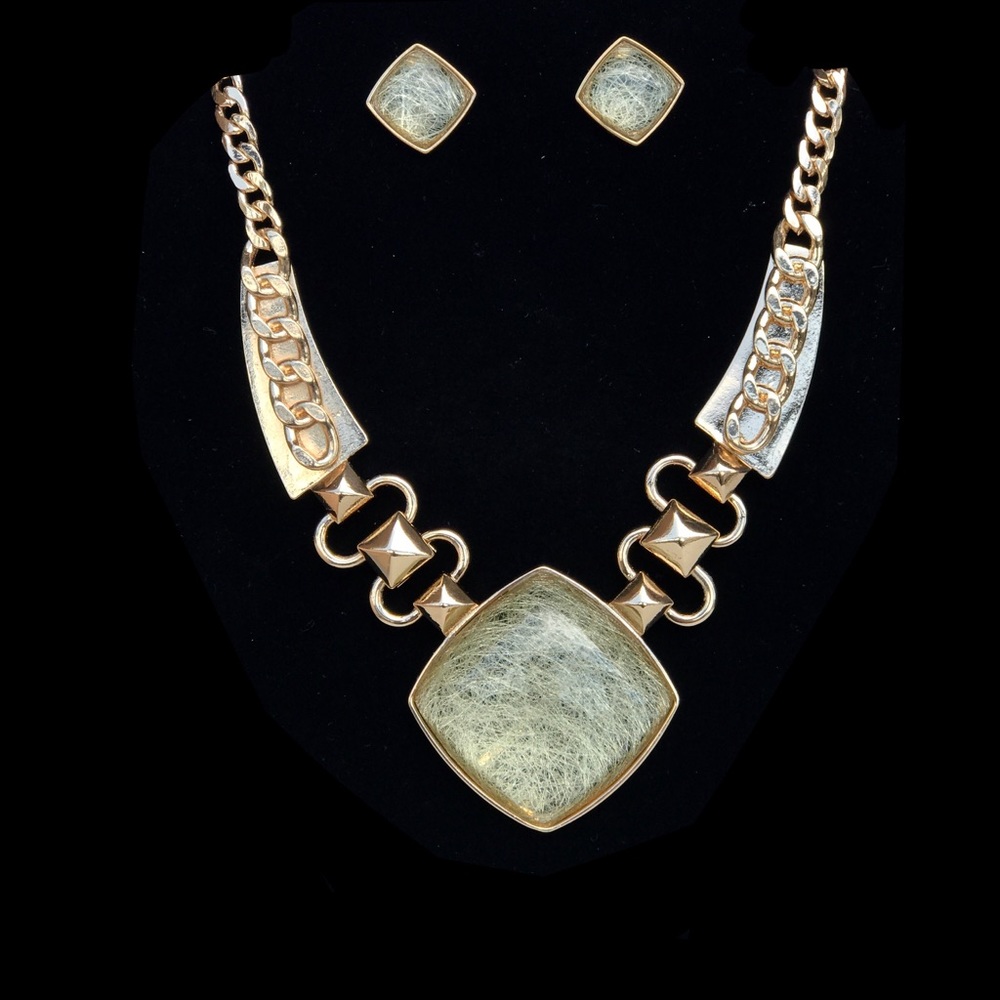 "Lila" || Gold Necklace & Earrings Set