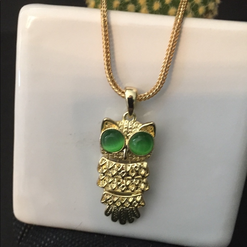 GOLD NECKLACE
