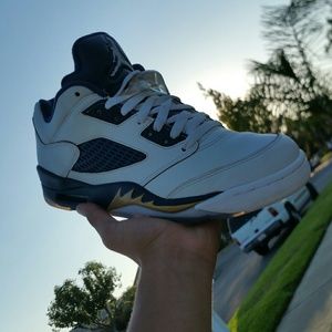 Jordan 5 dunk from above