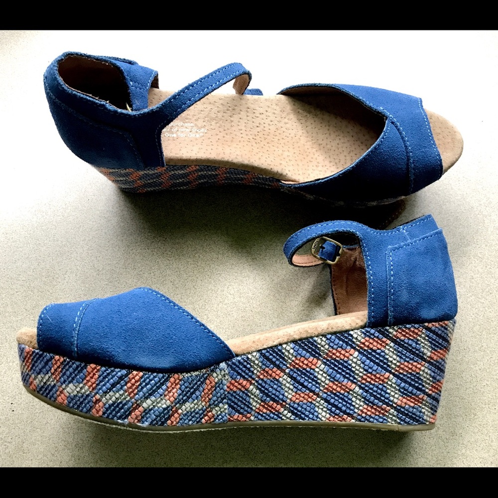Toms wedge sandals.