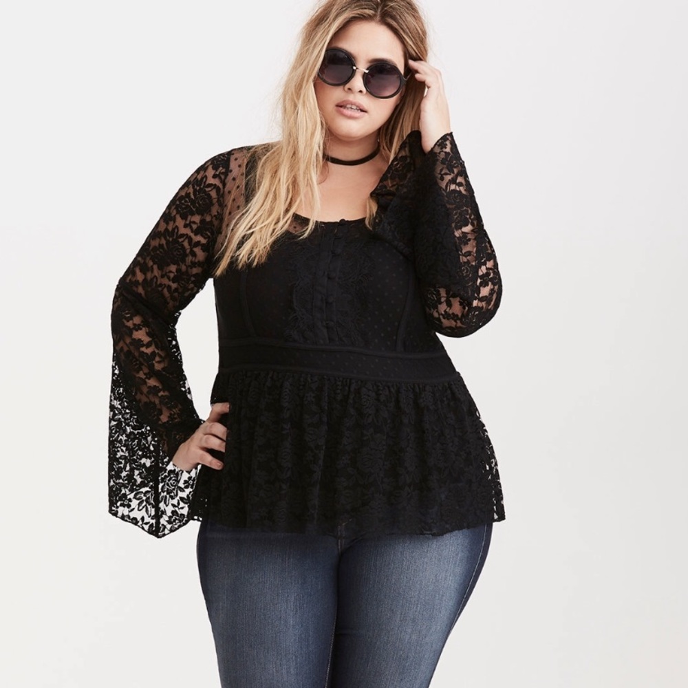 🖤 1 LEFT!! I Dot Mesh Lace Peasant Top - Picture 3 of 4