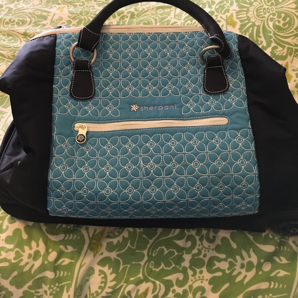 Sherpani Rolling Duffel