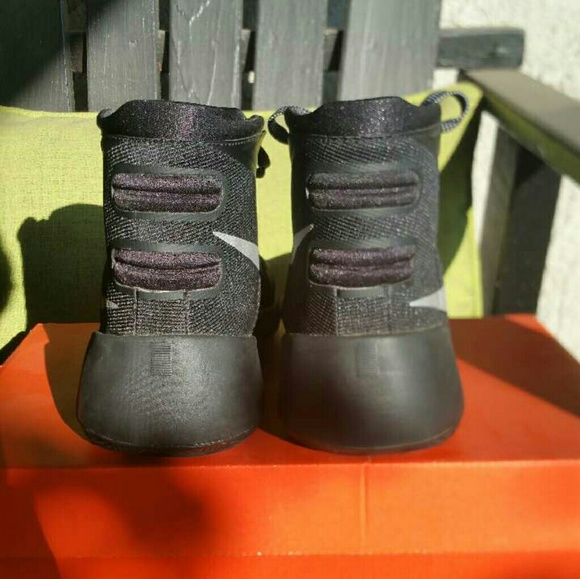 Hyperdunk - Picture 4 of 4