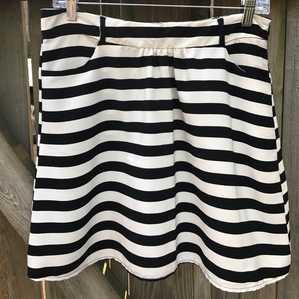 Maude black and white swing skirt