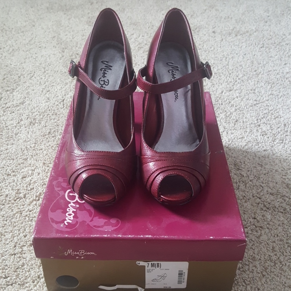 Miss Bison heels