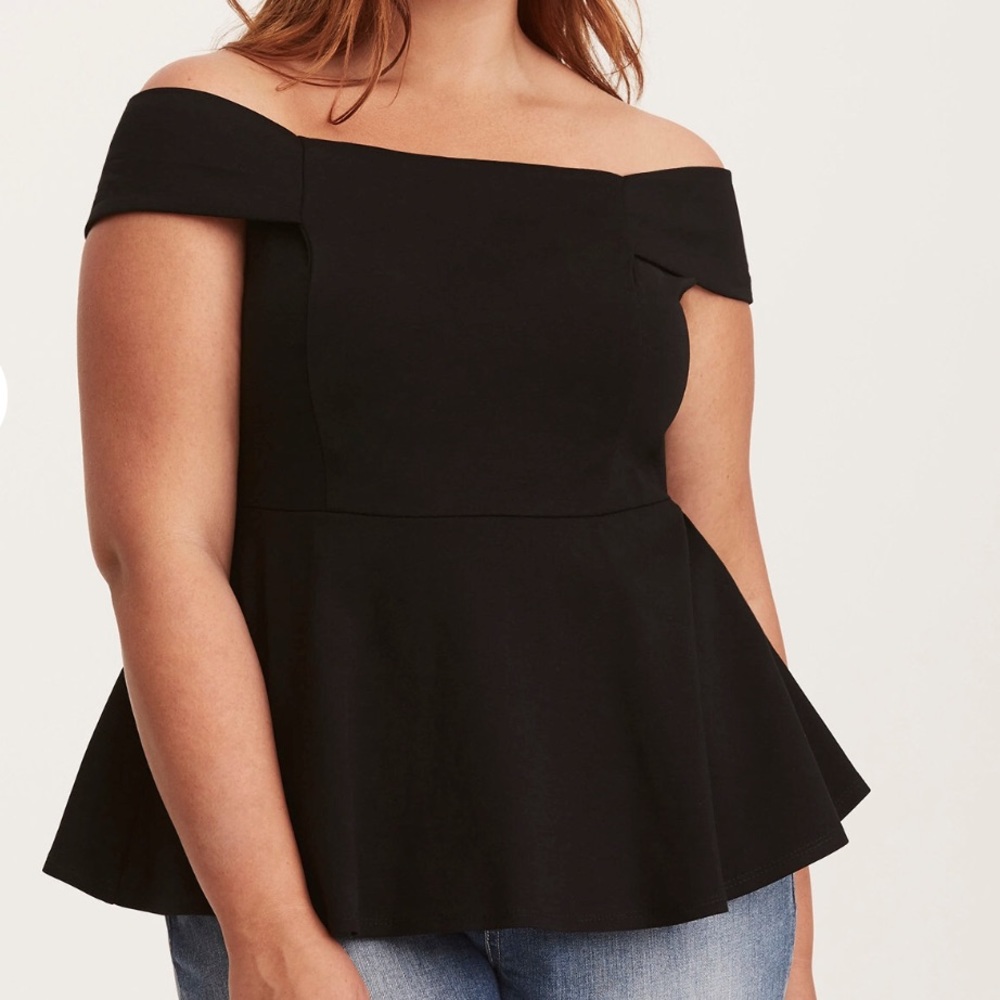 ONLY 1 LEFT!! I Off Shoulder Peplum Top 🖤 - Picture 3 of 4