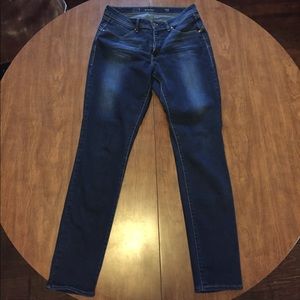 Levi's mid-rise "bold curve" skinny jeans