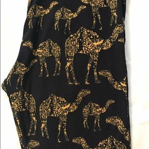LuLaRoe *UNICORN ALERT* OS Leggings