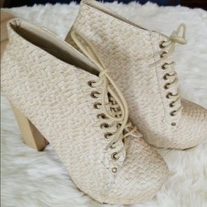 Cute booties!!