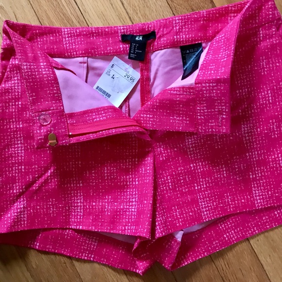 H&M Pink Shorts - Picture 2 of 4