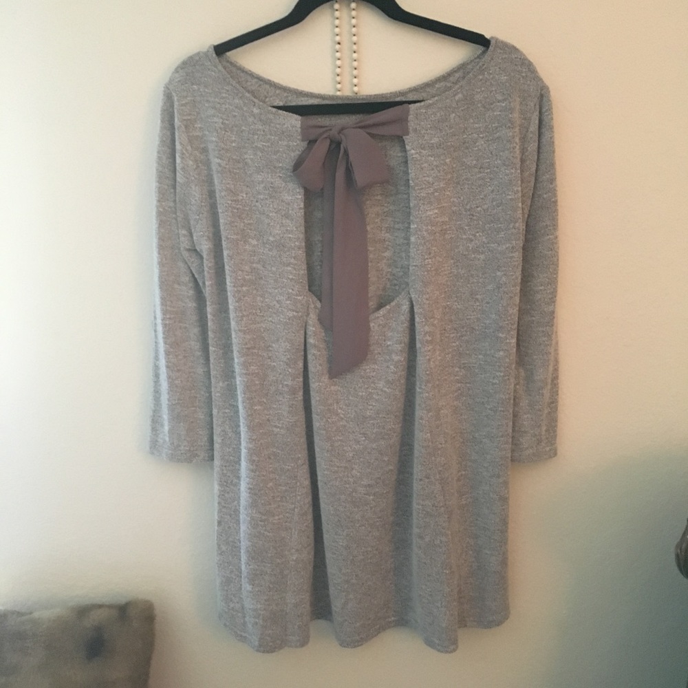 SALE🎉High low top with large keyhole back and bow