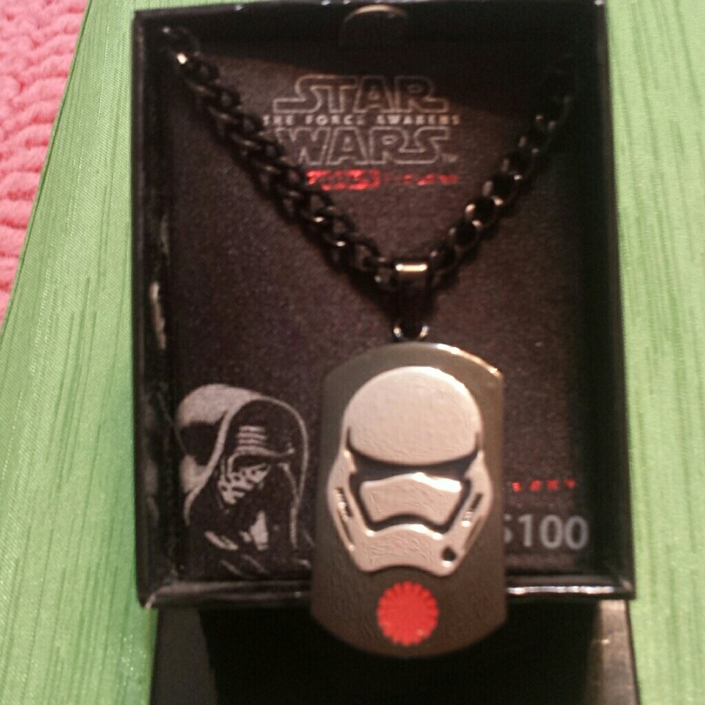 STAR WARS VILLAIN NECKLACE
