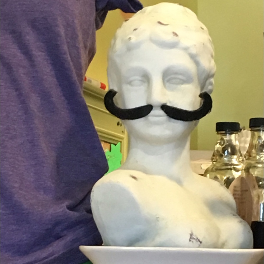 Meet your Posher, Jennifer