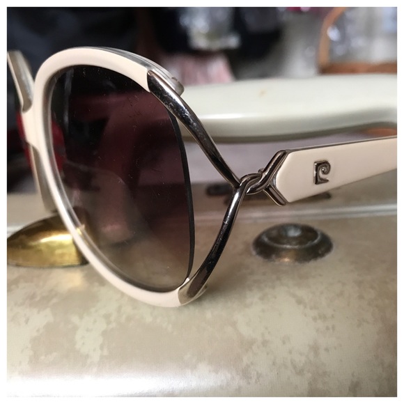 Pierre Cardin Accessories - 🎈sale🎈Pierre Cardin Vintage Sunglasses, Chic! Pierre Cardin Accessories - 🎈sale🎈Pierre Cardin Vintage Sunglasses, Chic!