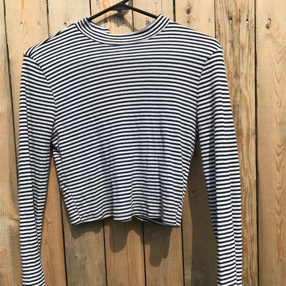 🆕CROP TOP🆕