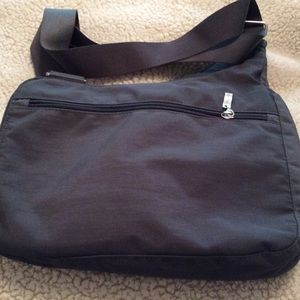 Baggallini carry all !!  EUC