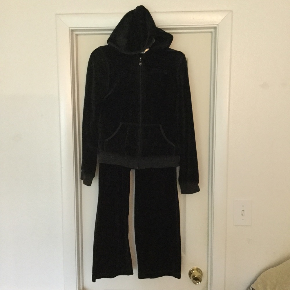 ⬛️BCBG 2 PIECE VELOUR SET ⬛️