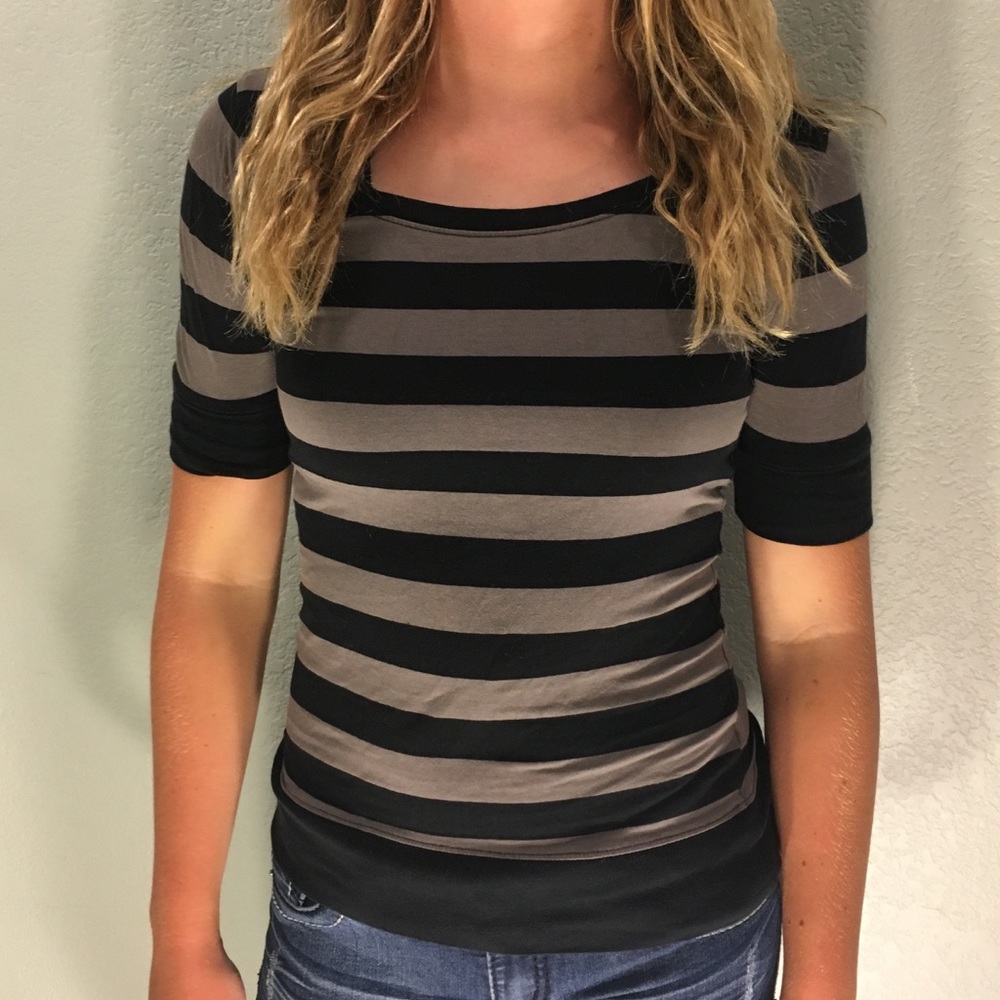 Striped quarter-sleeve shirt