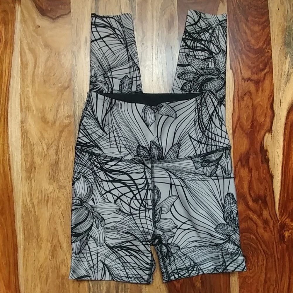 NWT - Beyond Yoga Leggings