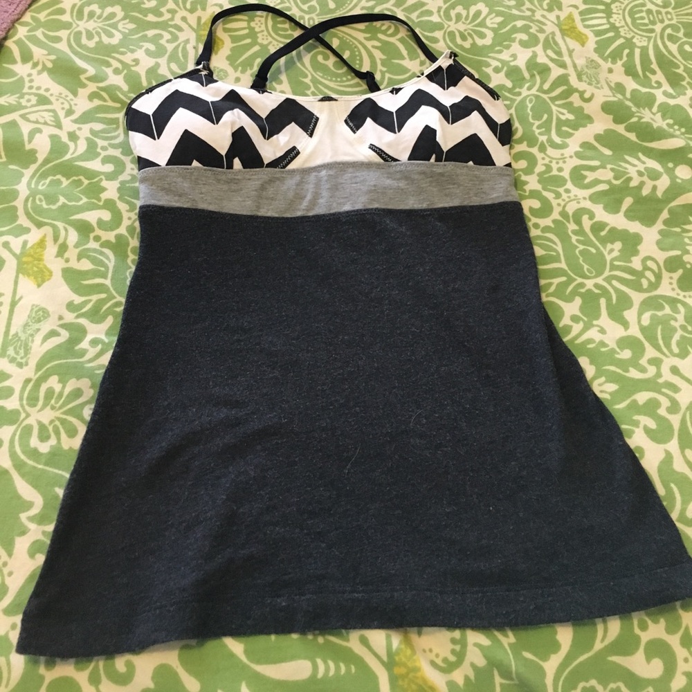 Lululemon Athletica Built-In Bra Cross Strap Tank