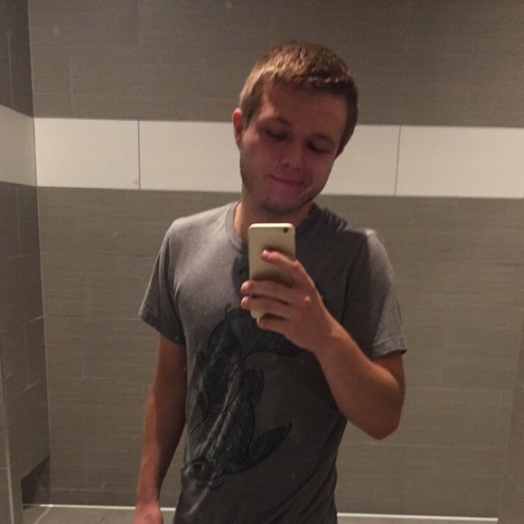 Meet your Posher, Tyler - Picture 1 of 1